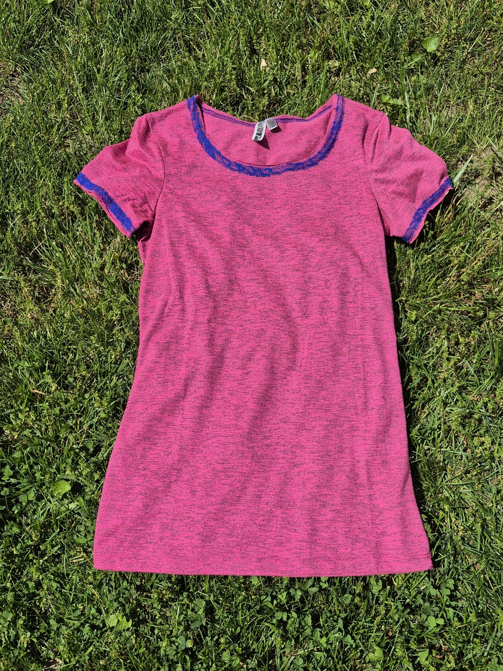 BKE Pink Heather Tee with Blue Lace Trim-M
